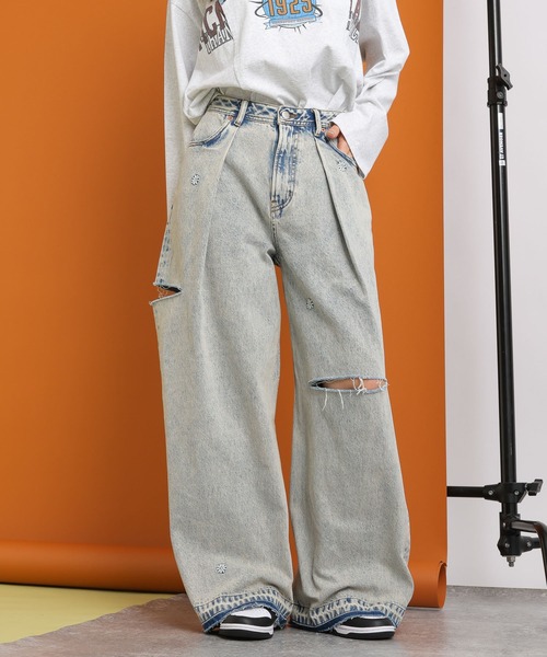 RAGEBLUE（レイジブルー）の「2size展開/ケミカル加工フラワー刺繍/ダメージタックDABOワイドデニム（デニムパンツ・レディース・ライトブルー/サックスブルー/ケミカルウォッシュ/ライトブラウン/ブルー系その他・SMALL/MEDIUM）」の9枚目の写真