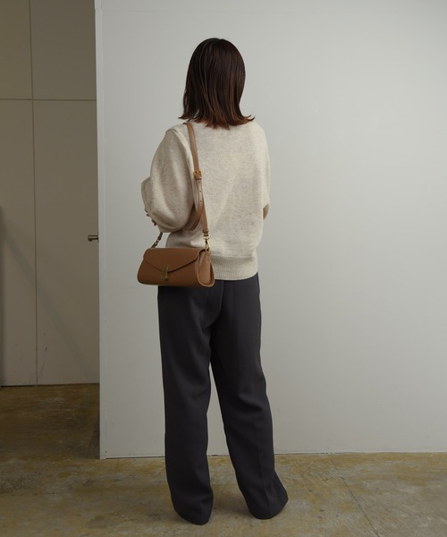 Amiur（エミレ）の「crew neck nuance cardigan / クルーネックニュアンスカーディガン（カーディガン/ボレロ・レディース・オートミール/モカ・FREE）」の6枚目の写真