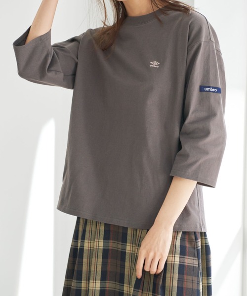 UMBRO(アンブロ)の「<UMBROコラボ(アンブロ)×UNDOVE>【配色衿/ワンポイント刺繍/半袖Tシャツ/オーバーサイズ/カジュアルスポーティー】綿100%7分袖Tシャツ(Tシャツ/カットソー・レディース・モカ/ナチュラル・XXXX-LARGE/XXX-LARGE/XX-LARGE/X-LARGE/LARGE/MEDIUM)」の1枚目の写真