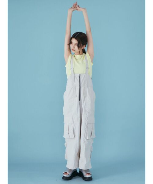 MURUA（ムルーア）の「フロントジップロンパース（つなぎ/オールインワン・レディース・グレー/カーキ/アイボリー・FREE）」の7枚目の写真