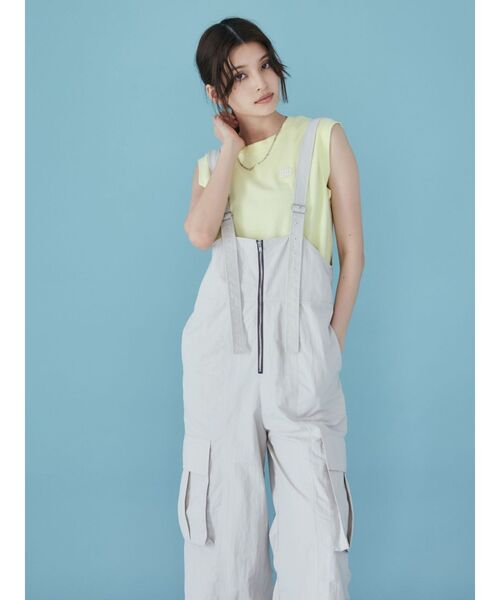 MURUA（ムルーア）の「フロントジップロンパース（つなぎ/オールインワン・レディース・グレー/カーキ/アイボリー・FREE）」の9枚目の写真
