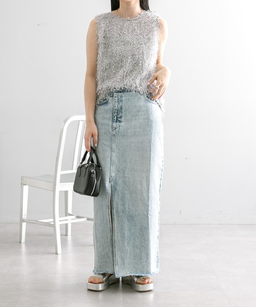 mystic(ミスティック)の「【3色展開】スリットデニムスカート(デニムスカート・レディース・ブルー系その他/ブルー/ブラック・1/2)」の6枚目の写真