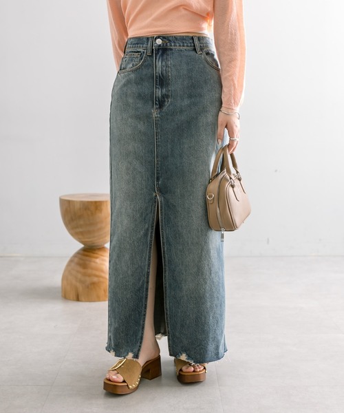 mystic(ミスティック)の「【3色展開】スリットデニムスカート(デニムスカート・レディース・ブルー系その他/ブルー/ブラック・1/2)」の21枚目の写真