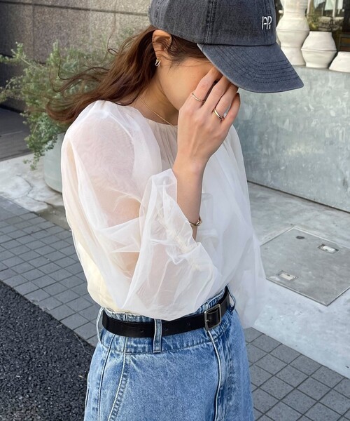 fredy emue（フレディエミュ）の「チュール2WAYボリュームブラウス（シャツ/ブラウス・レディース・チャコールグレー/アイボリー・38）」の13枚目の写真