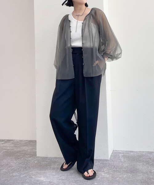 fredy emue（フレディエミュ）の「チュール2WAYボリュームブラウス（シャツ/ブラウス・レディース・チャコールグレー/アイボリー・38）」の19枚目の写真