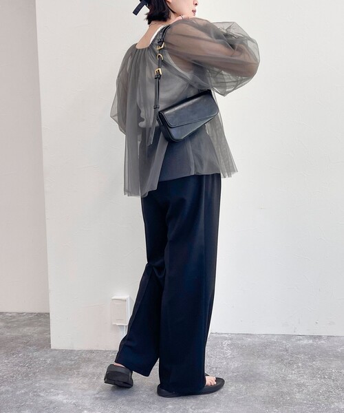 fredy emue（フレディエミュ）の「チュール2WAYボリュームブラウス（シャツ/ブラウス・レディース・チャコールグレー/アイボリー・38）」の21枚目の写真