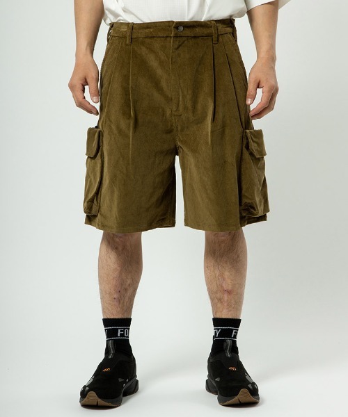 430(フォーサーティ)の「mp12348-ESLOT CORD CARGO SHORTS カーゴショーツ(その他パンツ・メンズ・ブラック/カーキ/ブルー系その他・0/1/2/3)」の2枚目の写真