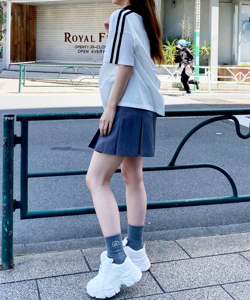 INGNI(イング)の「スキッパー襟袖ラインチュニックTシャツ(Tシャツ/カットソー・レディース・オートミール/ブラック×ホワイト/ホワイト×ブラック・M)」の9枚目の写真