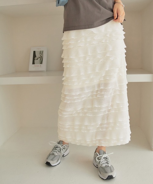 CHAN ME(チャンミ)の「カットフリルナロースカート(スカート・レディース・ブラック/オフホワイト・LARGE/MEDIUM)」の12枚目の写真