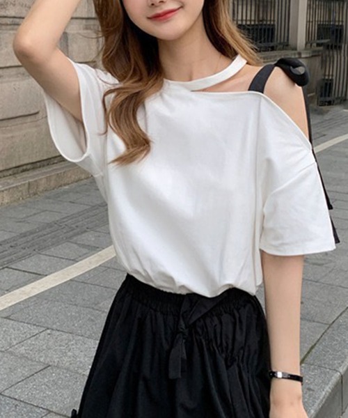 GLAMOROUS JANE(グラマラスジェーン)の「ショルダーリボンワンショルトップス(Tシャツ/カットソー・レディース・ブラック/ホワイト・FREE)」の13枚目の写真