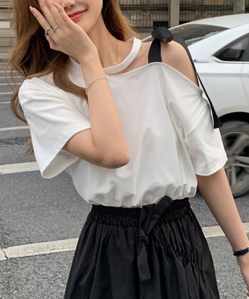 GLAMOROUS JANE(グラマラスジェーン)の「ショルダーリボンワンショルトップス(Tシャツ/カットソー・レディース・ブラック/ホワイト・FREE)」の12枚目の写真