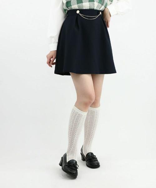F i.n.t(フィント)の「チェーン付きゴールド釦ミニスカート/fint(スカート・レディース・ネイビー/ライトグレー・FREE)」の11枚目の写真