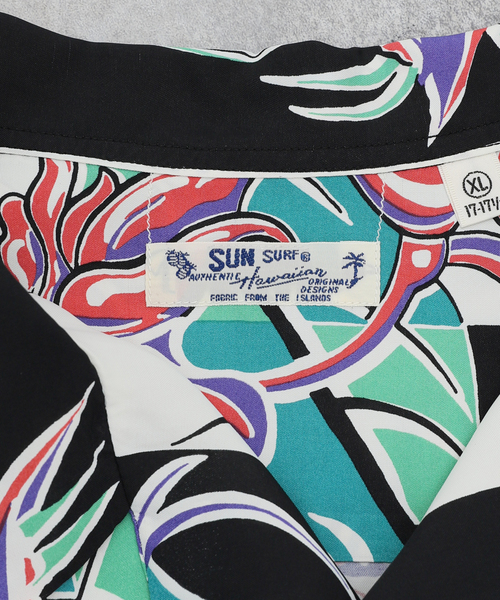 SUN SURF(サンサーフ)の「SUN SURF/サンサーフ S/S RAYON HAWAIIAN SHIRTS SS39020(シャツ/ブラウス・メンズ・ブラック・X-LARGE/MEDIUM)」の13枚目の写真
