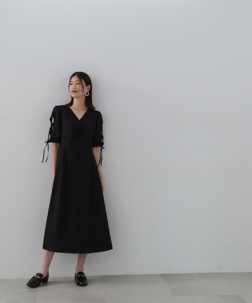 N.（N. Natural Beauty Basic）（エヌエヌナチュラルビューティーベーシック）の「◆レースアップスリーブワンピース（ワンピース・レディース・ダークブラウン/ブラック/ブルー・MEDIUM）」の5枚目の写真