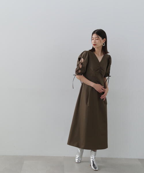 N.（N. Natural Beauty Basic）（エヌエヌナチュラルビューティーベーシック）の「◆レースアップスリーブワンピース（ワンピース・レディース・ダークブラウン/ブラック/ブルー・MEDIUM）」の15枚目の写真