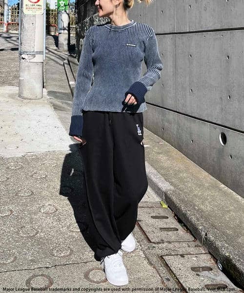 BACK TO THE FIELD（バック トゥー ザ フィールド）の「【MLB】サイドZIPピグメントリブニット（ニット/セーター・レディース・ホワイト/ネイビー/ブラック・FREE）」の21枚目の写真