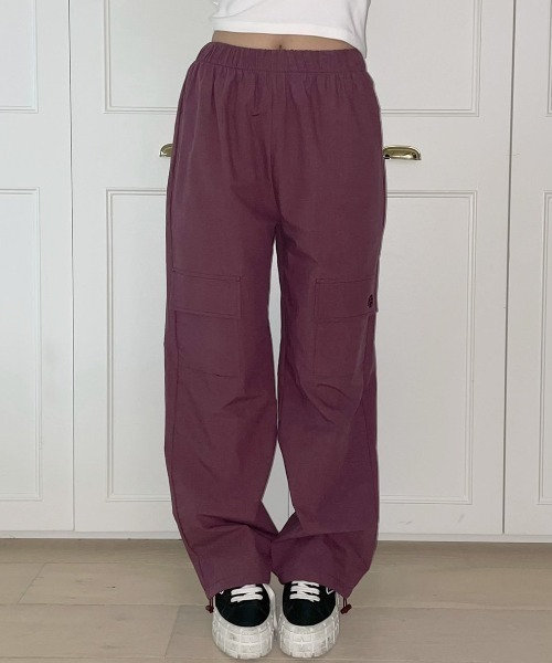 muahmuah（ムーアムーア）の「A'GEM/9 × .kom 『muah muah/ムーアムーア』 PIGMENT CARGO BANDING PANTS/ピグメントカーゴバンディングパンツ（カーゴパンツ・レディース・ブラック/ボルドー・FREE）」の8枚目の写真