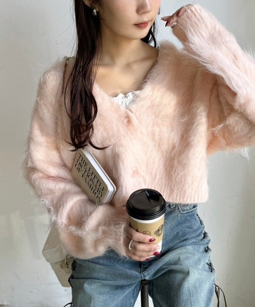 one after another NICE CLAUP（ワンアフターアナザーナイスクラップ）の「マシュマロ女子ニットカーディガン（カーディガン/ボレロ・レディース・ベージュ系その他/ピンク/オフホワイト/チャコールグレー・FREE）」の4枚目の写真