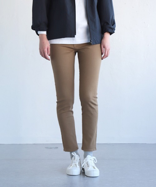 D.M.G.（ドミンゴ）の「[D.M.G / ディーエムジー] ISKO R-TWO REFOM XP WHITE 110 スキニーパンツ（チノパンツ・レディース・チャコールグレー/ブラック/ベージュ/パープル/オリーブ・SS/S/M/L）」の3枚目の写真
