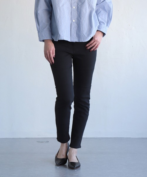 D.M.G.（ドミンゴ）の「[D.M.G / ディーエムジー] ISKO R-TWO REFOM XP WHITE 110 スキニーパンツ（チノパンツ・レディース・チャコールグレー/ブラック/ベージュ/パープル/オリーブ・SS/S/M/L）」の2枚目の写真