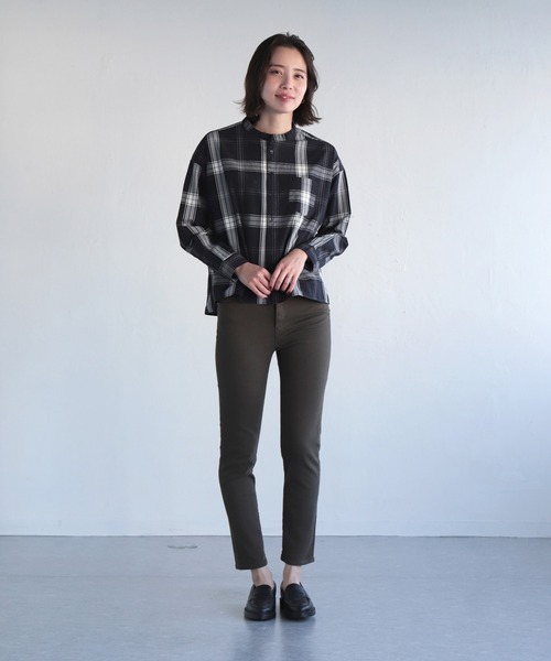 D.M.G.（ドミンゴ）の「[D.M.G / ディーエムジー] ISKO R-TWO REFOM XP WHITE 110 スキニーパンツ（チノパンツ・レディース・チャコールグレー/ブラック/ベージュ/パープル/オリーブ・SS/S/M/L）」の7枚目の写真