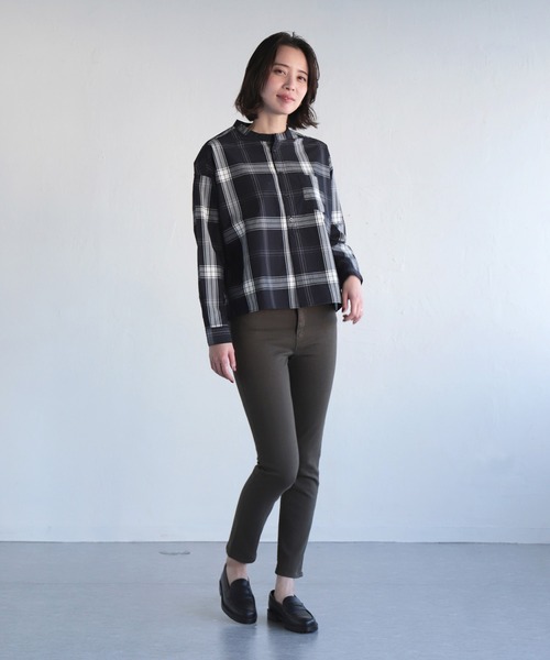 D.M.G.（ドミンゴ）の「[D.M.G / ディーエムジー] ISKO R-TWO REFOM XP WHITE 110 スキニーパンツ（チノパンツ・レディース・チャコールグレー/ブラック/ベージュ/パープル/オリーブ・SS/S/M/L）」の8枚目の写真