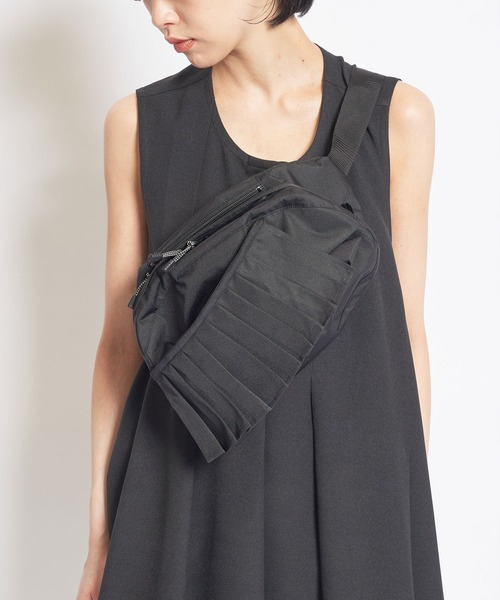 gomme（ゴム）の「フリルデコボディーバッグ（ボディバッグ/ウエスト