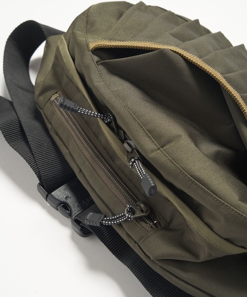 gomme（ゴム）の「プリーツタックボディバッグ（ボディバッグ/ウエストポーチ・レディース・ブラック/カーキ・FREE）」の6枚目の写真