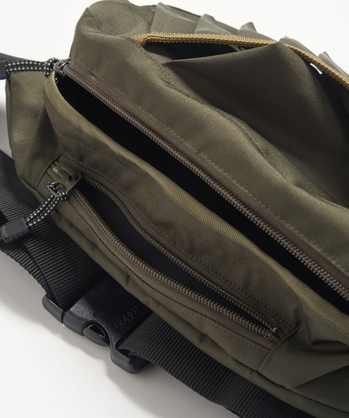 gomme（ゴム）の「プリーツタックボディバッグ（ボディバッグ/ウエストポーチ・レディース・ブラック/カーキ・FREE）」の7枚目の写真