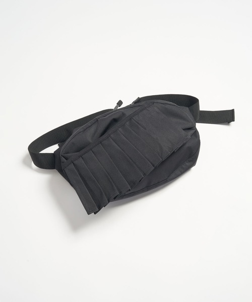 gomme（ゴム）の「プリーツタックボディバッグ（ボディバッグ/ウエストポーチ・レディース・ブラック/カーキ・FREE）」の9枚目の写真