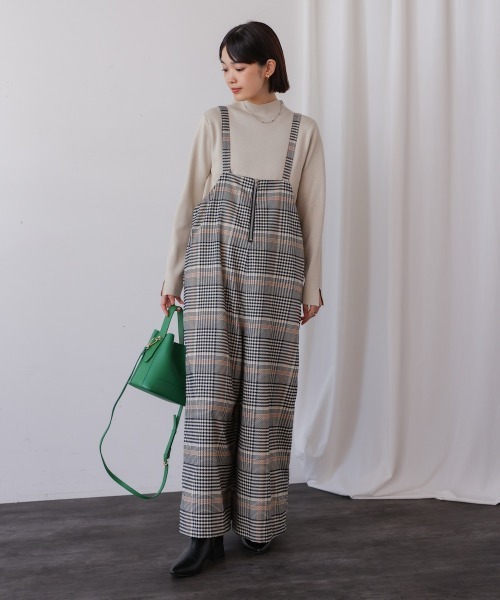 Bou Jeloud(ブージュルード)の「ハイネック総針ニットプルオーバー(ニット/セーター・レディース・A/レッド/アイボリー/ブラック/ベージュ/グリーン/B・FREE)」の9枚目の写真