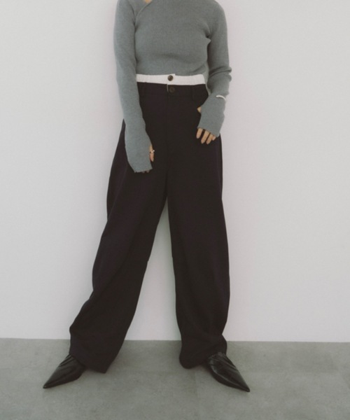 DRWCYS（ドロシーズ）の「ダブルウエストカーブパンツ（その他パンツ・レディース・ベージュ/ネイビー・SMALL/MEDIUM）」の2枚目の写真