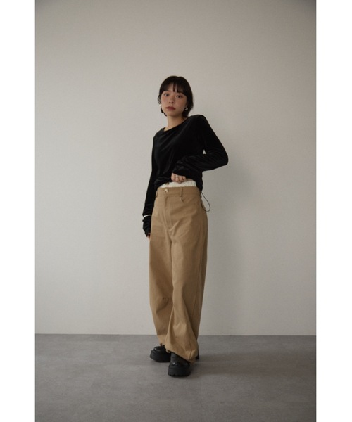 DRWCYS（ドロシーズ）の「ダブルウエストカーブパンツ（その他パンツ・レディース・ベージュ/ネイビー・SMALL/MEDIUM）」の11枚目の写真