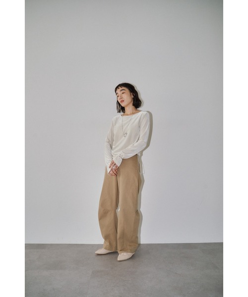 DRWCYS（ドロシーズ）の「ダブルウエストカーブパンツ（その他パンツ・レディース・ベージュ/ネイビー・SMALL/MEDIUM）」の17枚目の写真