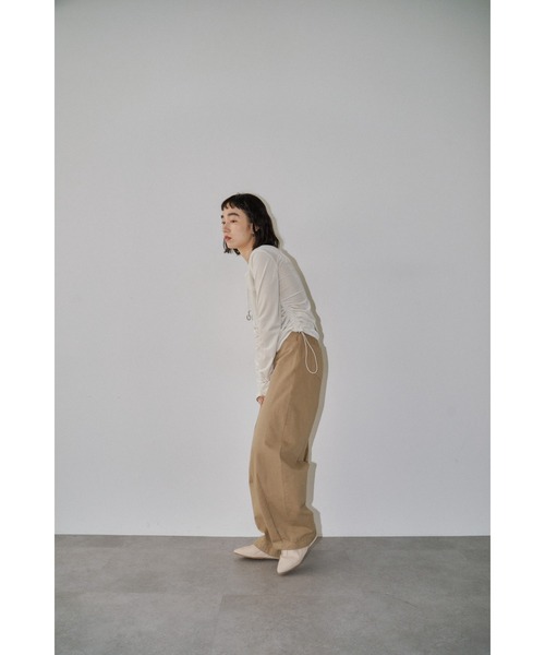 DRWCYS（ドロシーズ）の「ダブルウエストカーブパンツ（その他パンツ・レディース・ベージュ/ネイビー・SMALL/MEDIUM）」の18枚目の写真