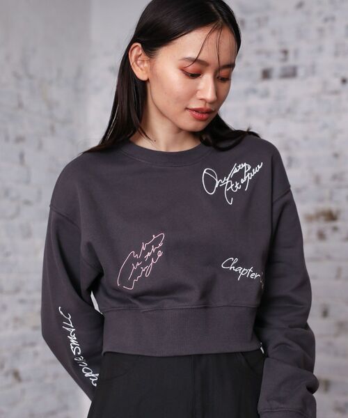 ELENCARE DUE(エレンカーレデュエ)の「・ELENCARE DUE ロゴ刺繍ショートスウェット(スウェット・レディース・ブラック/杢グレー/オフホワイト/チャコールグレー・FREE)」の5枚目の写真