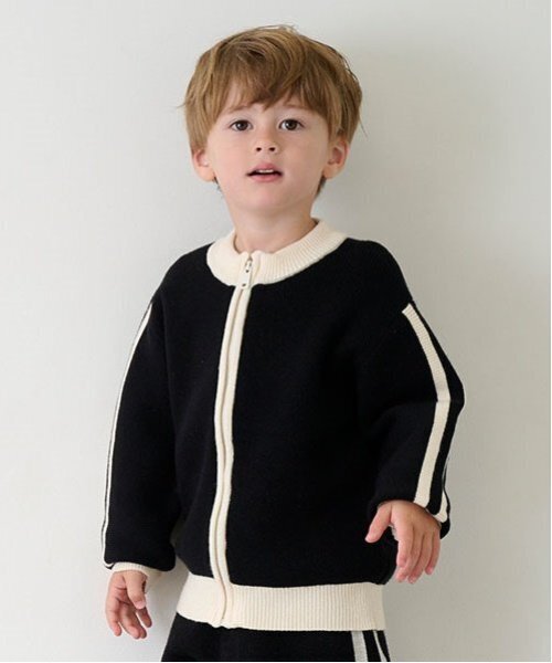 petit main(プティマイン)の「ニットトラックジャケット(ジャージ・キッズ・ブラック/ベージュ・S/M/L)」の2枚目の写真