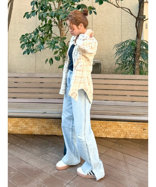 Ungrid（アングリッド）の「ヘムスリットクラッシュデザインデニム（デニムパンツ・レディース・ライトブルー/ブルー・24inch/25inch/26inch）」の19枚目の写真