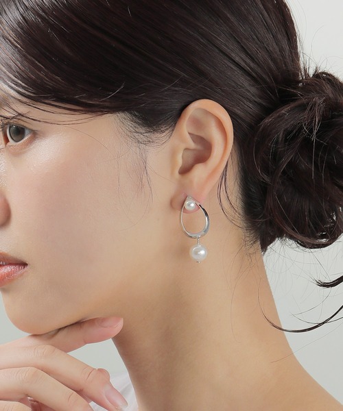 Kana（カナ）の「ドロップライン パール ピアス 結婚式 お呼ばれ オケージョン（ピアス（両耳用）・レディース・シルバー/ゴールド・フリー）」の8枚目の写真