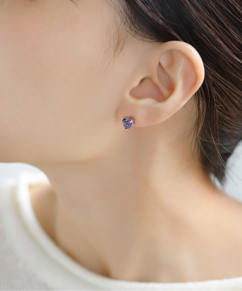 ANEMONE(アネモネ)の「【ステンレス】ビジューハートピアス(ピアス(両耳用)・レディース・ブラック/パープル/クリア・FREE)」の1枚目の写真