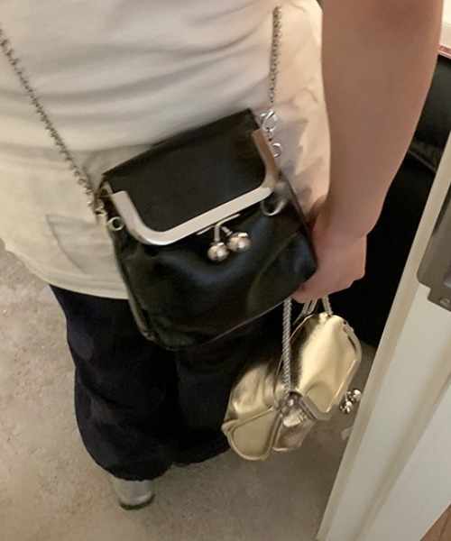 mebole(メボレ)の「がま口 チェーンミニショルダーバッグ(ショルダーバッグ・レディース・ゴールド/シルバー/ブラック・FREE)」の19枚目の写真