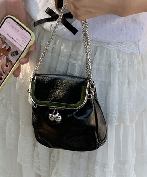 mebole(メボレ)の「がま口 チェーンミニショルダーバッグ(ショルダーバッグ・レディース・ゴールド/シルバー/ブラック・FREE)」の17枚目の写真