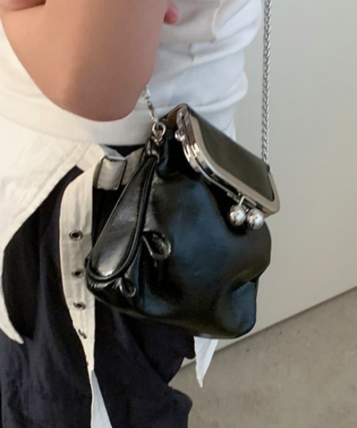 mebole(メボレ)の「がま口 チェーンミニショルダーバッグ(ショルダーバッグ・レディース・ゴールド/シルバー/ブラック・FREE)」の20枚目の写真