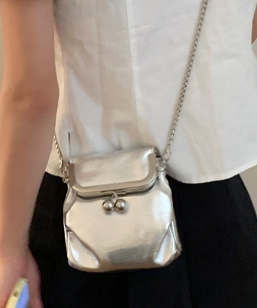 mebole(メボレ)の「がま口 チェーンミニショルダーバッグ(ショルダーバッグ・レディース・ゴールド/シルバー/ブラック・FREE)」の12枚目の写真