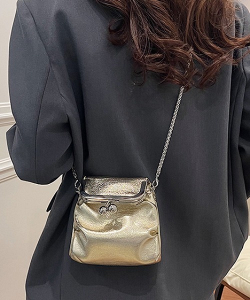 mebole(メボレ)の「がま口 チェーンミニショルダーバッグ(ショルダーバッグ・レディース・ゴールド/シルバー/ブラック・FREE)」の9枚目の写真