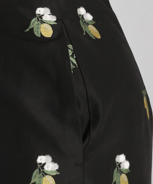 ロエフ レモン刺繍 ビスチェ ベスト