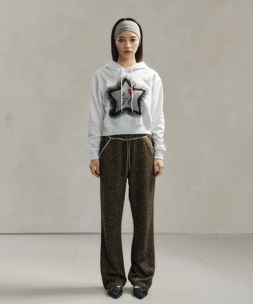 FCMM（エフシーエムエム）の「PATTERN SWEATPANTS/パターンスウェットパンツ（スウェットパンツ・レディース・ブラウン/グレー・SMALL/MEDIUM）」の5枚目の写真