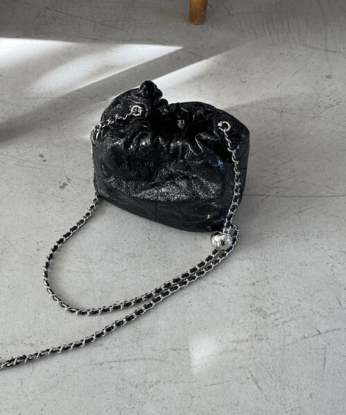 CAPRICIEUX LE'MAGE(カプリシューレマージュ)の「メタリックドロストショルダーバッグ(ショルダーバッグ・レディース・ブラック/シルバー・FREE)」の17枚目の写真