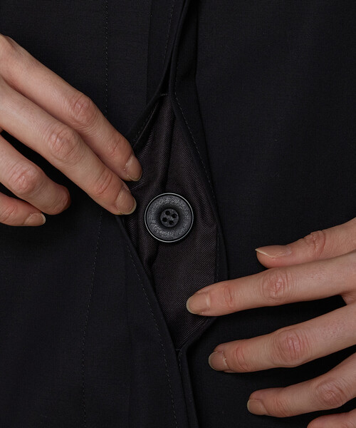 COMME CA（コムサ）の「コットンダブルクロスストレッチ コート（ステンカラーコート・レディース・ブラック/ベージュ・9号）」の13枚目の写真