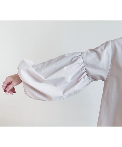 reca(レカ)の「ボリューム袖マオカラーブロードシャツ(シャツ/ブラウス・レディース・オフホワイト/グレイッシュベージュ/ブラック/サックスブルー・M)」の13枚目の写真